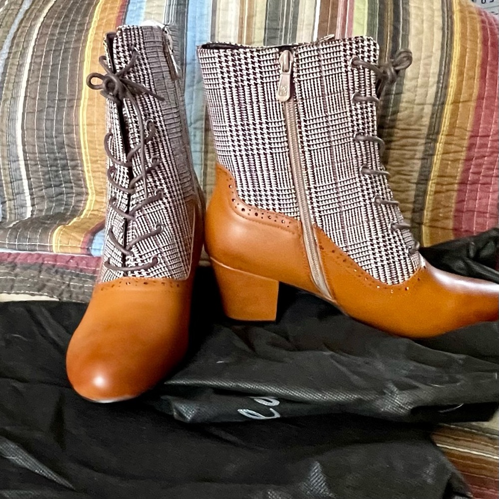 Plaid ankle boots sixe 11 NWOT tan brown Never worn stored in dust bags